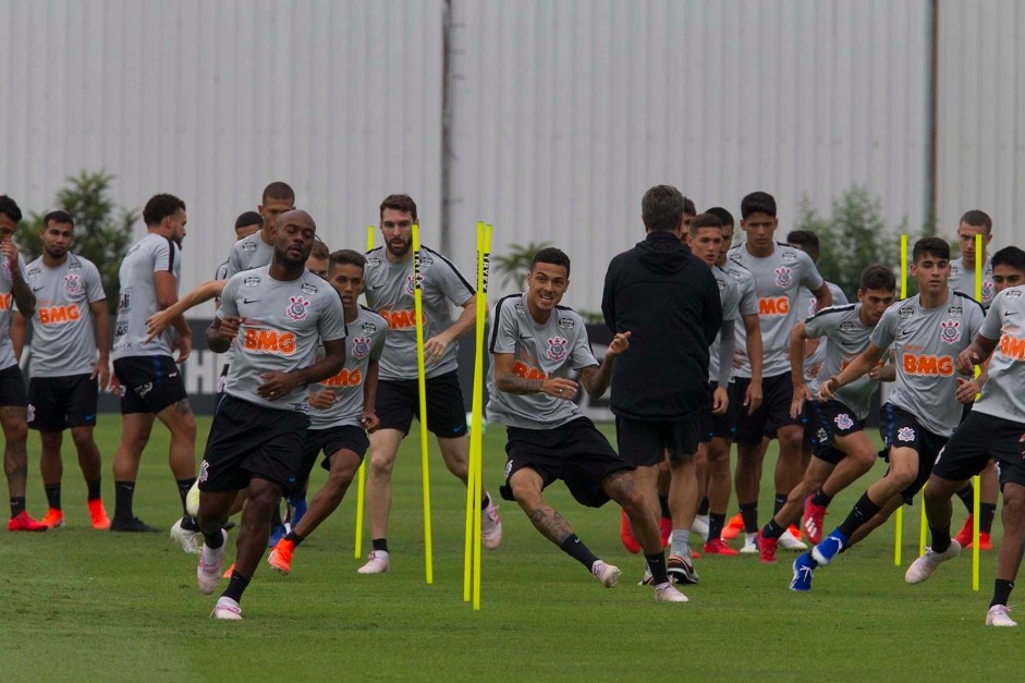 Timão faz último treino antes do jogo contra a Chapecoense, pela Copa do Brasil