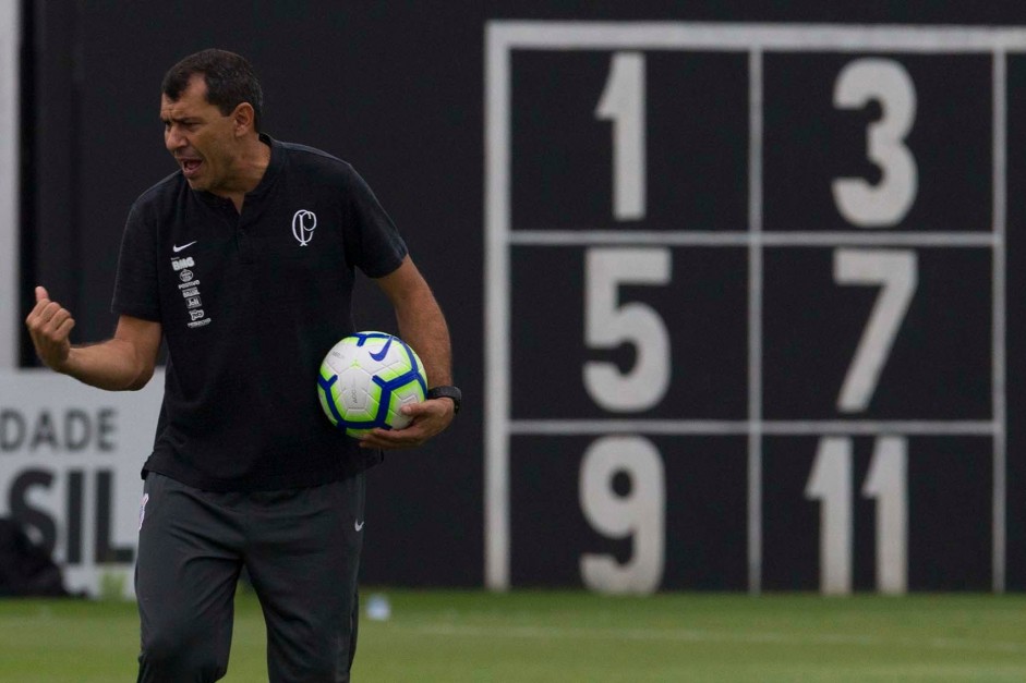 Treinador Fábio Carille faz último treino antes duelo contra a Chapecoense