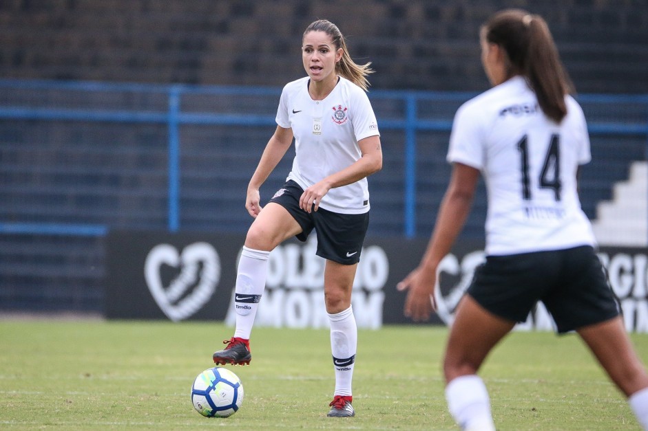 Zagueira rika durante jogo contra o So Jos, pelo Campeonato Brasileiro Feminino