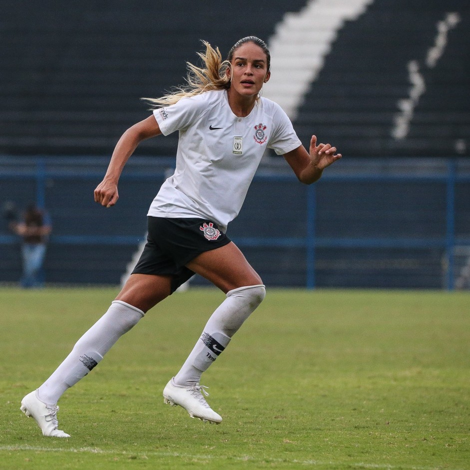 Gabi Nunes jogandoc contra o So Jos, pelo Campeonato Brasileiro Feminino