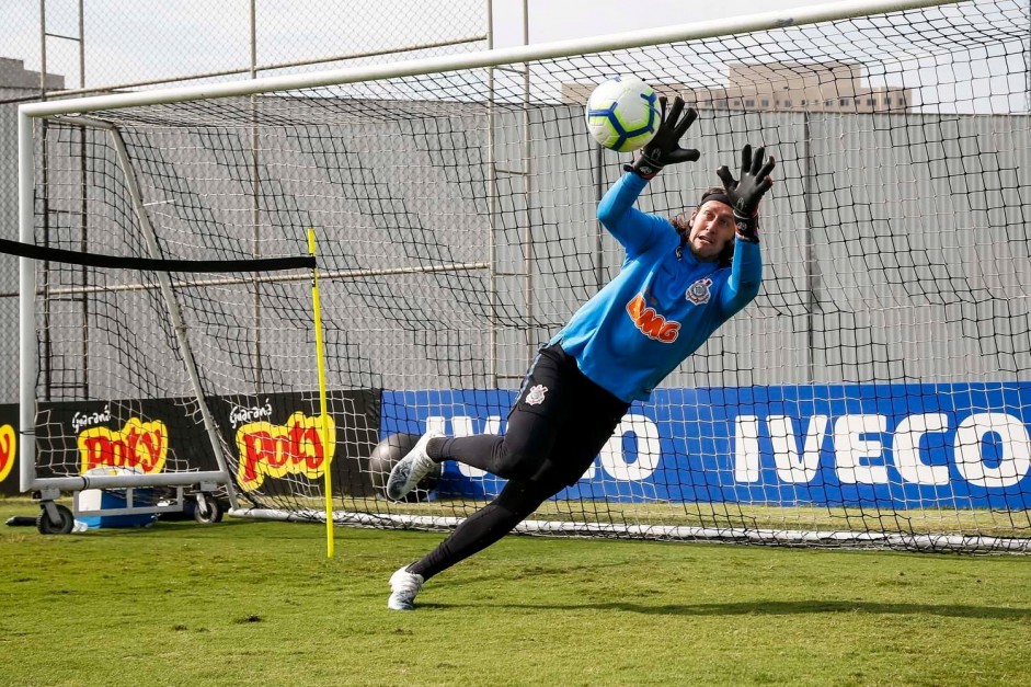 Cássio no treino desta sexta-feira no CT Joaquim Grava