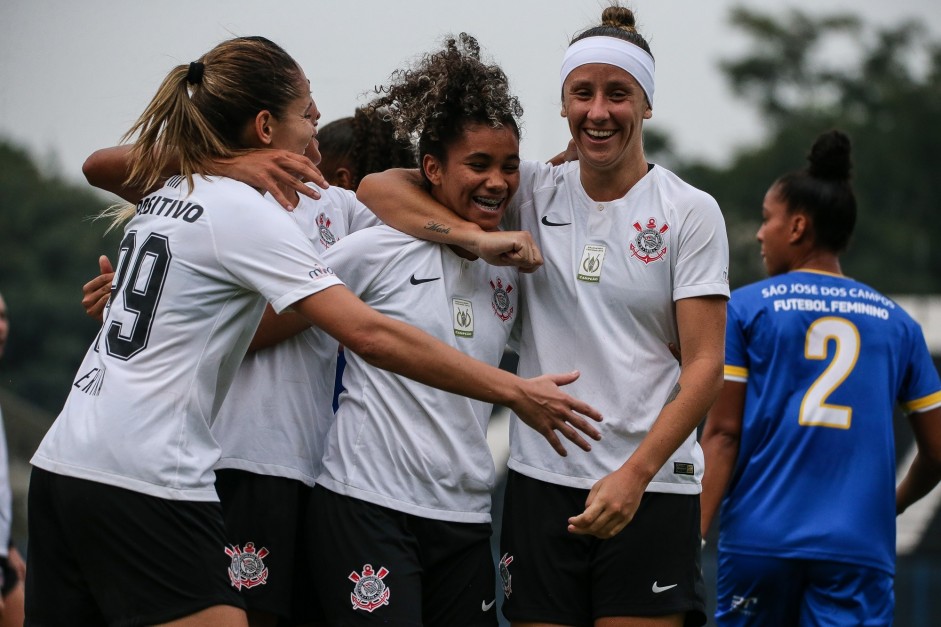 Ingryd fez o último gol do Corinthians contra o São José, pelo Brasileirão Feminino