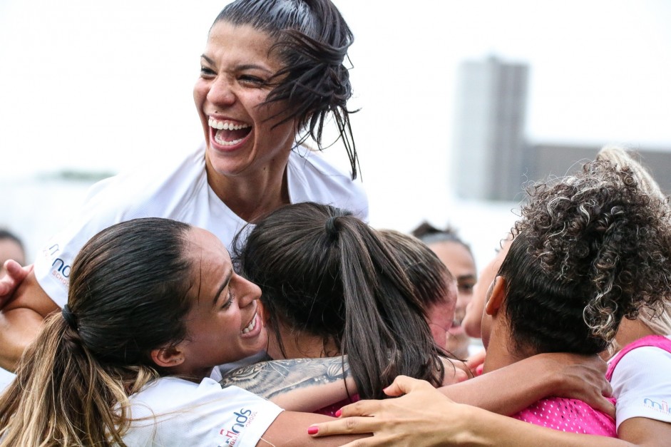 Paulinha atuando contra o São José, pelo Brasileirão Feminino