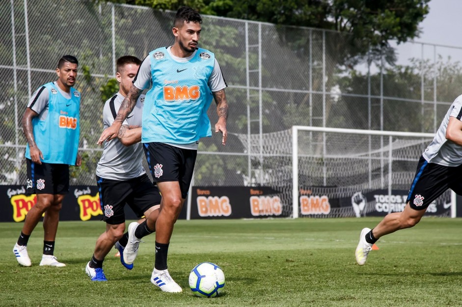 Pedro Henrique e Ralf no treino desta sexta-feira no CT Joaquim Grava