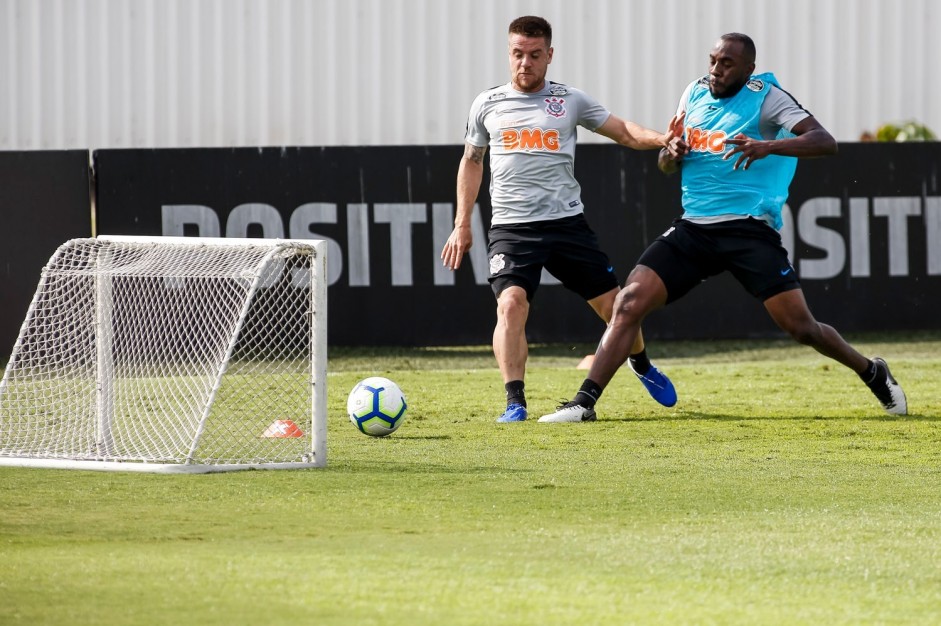 Ramiro e Manoel no treino desta sexta-feira no CT Joaquim Grava