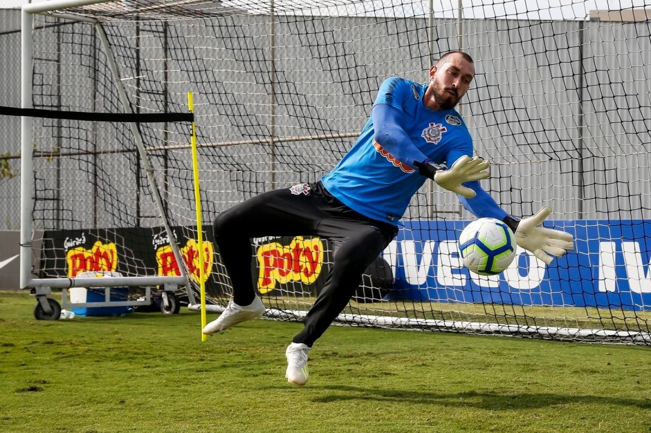 Walter no treino desta sexta-feira no CT Joaquim Grava