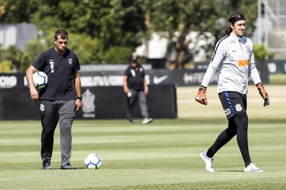 Carille e Cássio durante treino deste sábado no CT Joaquim Grava
