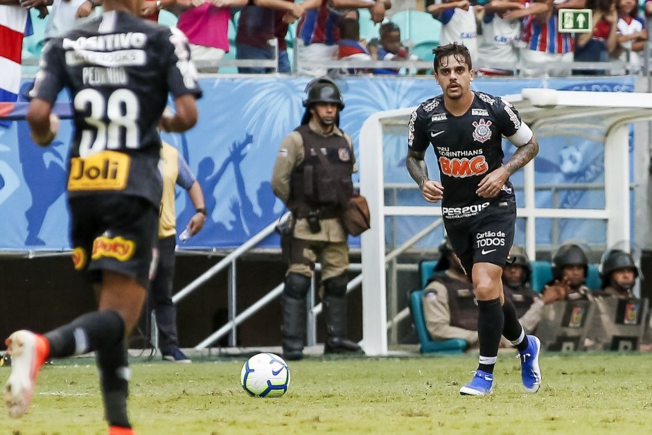 Fagner durante jogo contra o Bahia, pela estreia do Campeonato Brasileiro