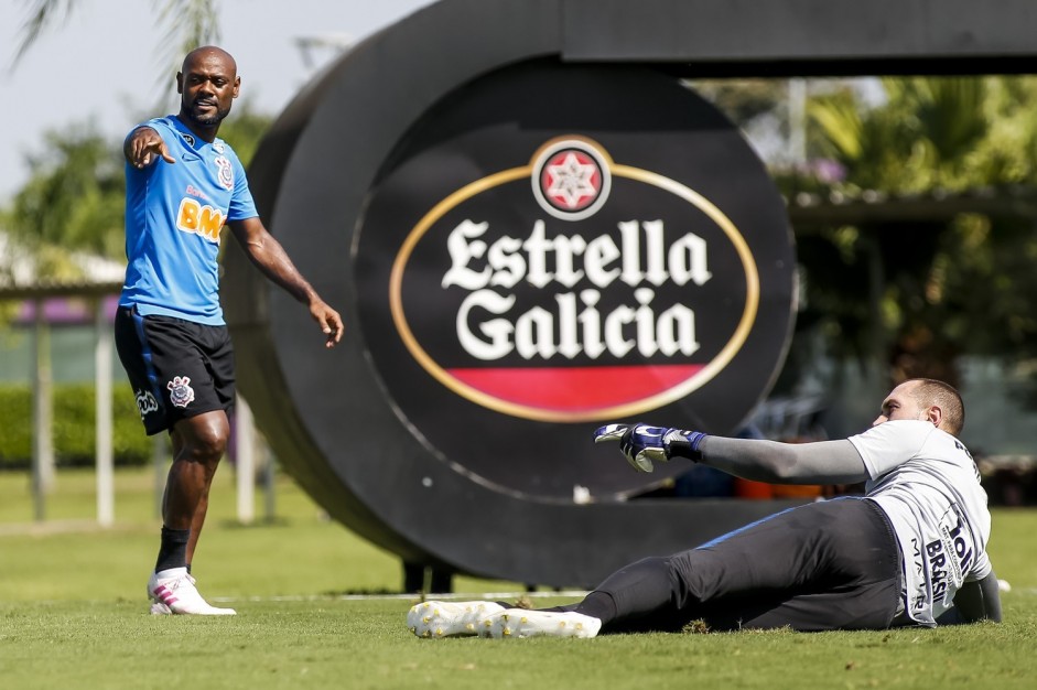 Love durante treino deste sbado no CT Joaquim Grava