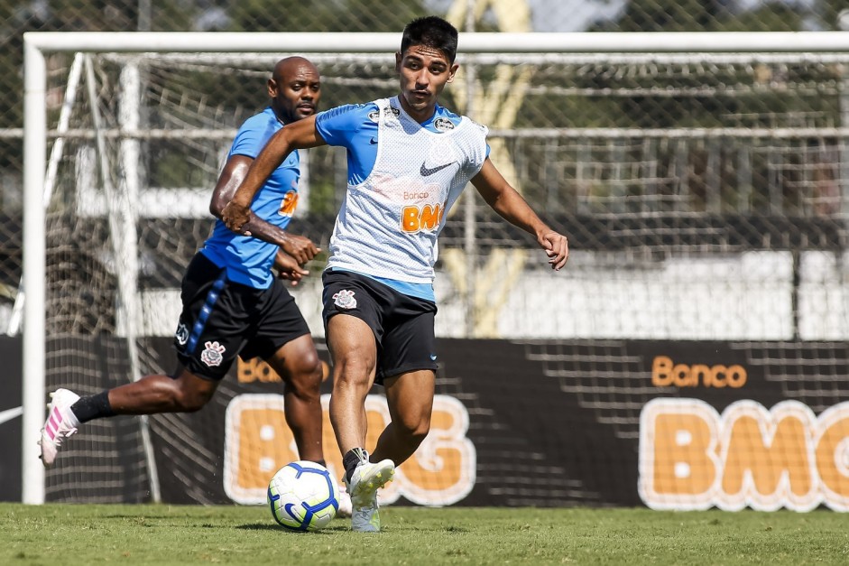 Love e Oya durante treino deste sábado no CT Joaquim Grava
