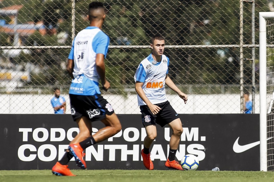 Timão durante treino deste sábado no CT Joaquim Grava