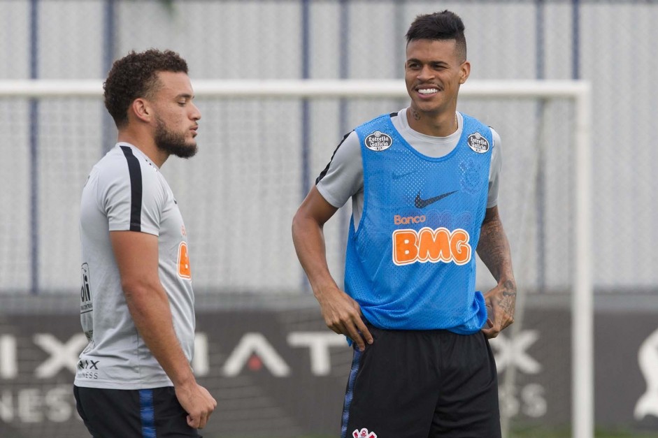 Andr e Richard no treino de reapresentao do Corinthians aps derrota para o Bahia