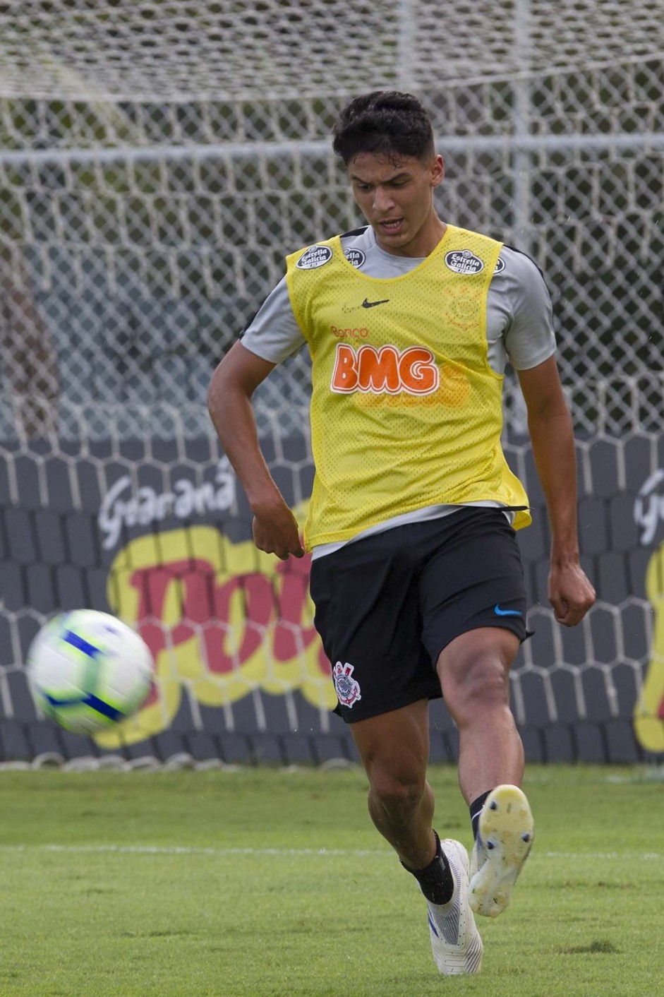 Caetano no treino de reapresentação do Corinthians após derrota para o Bahia, pelo Brasileirão