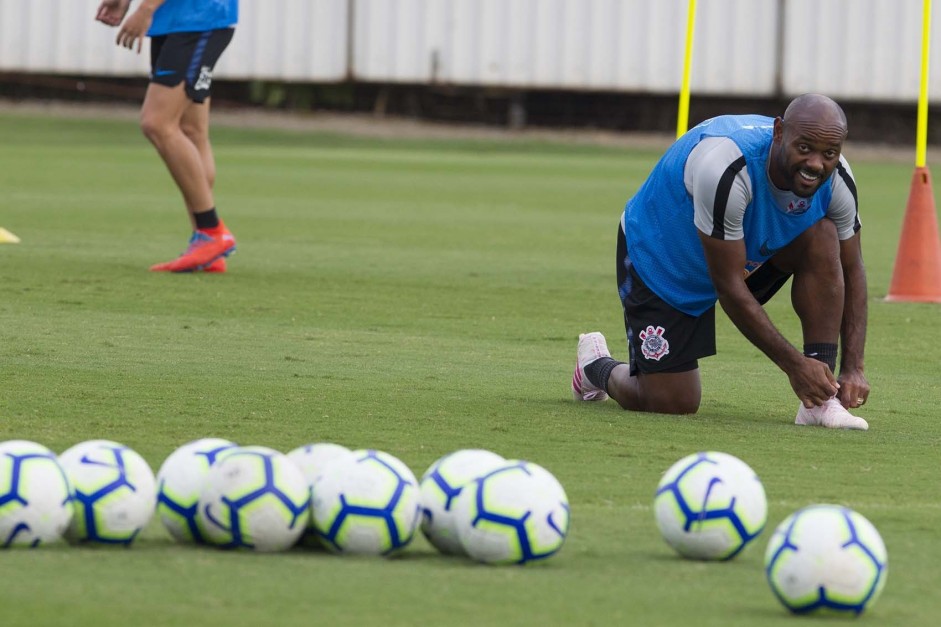 Vagner Love no treino de reapresentao do Corinthians aps derrota para o Bahia, pelo Brasileiro