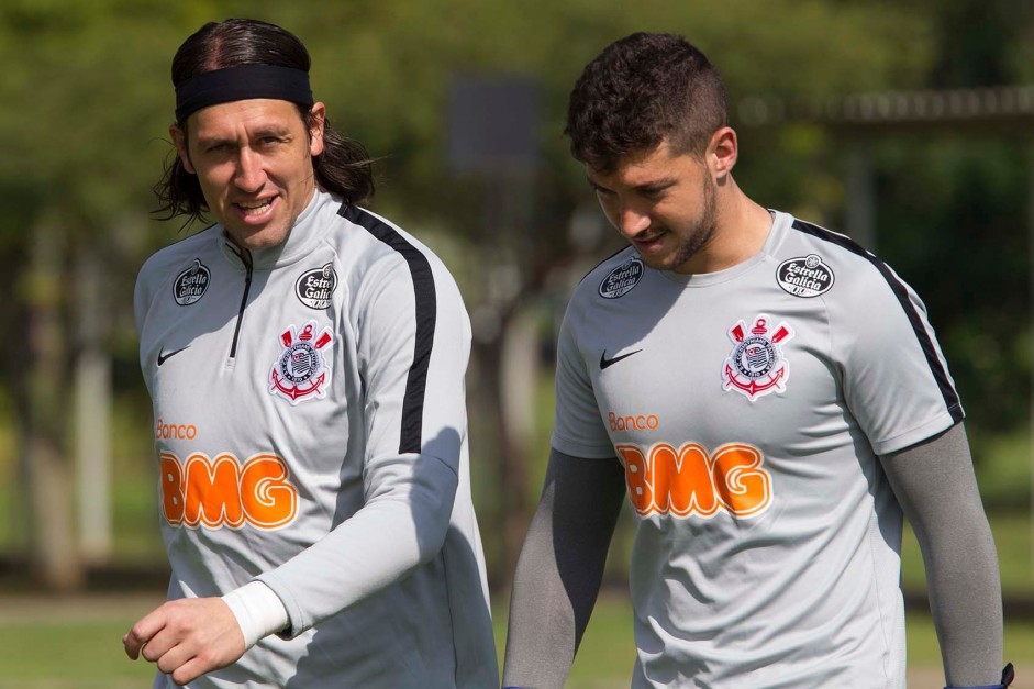 Cássio e Caíque França treinam no CT Joaquim Grava