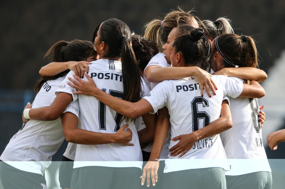 As meninas entram em campo em busca de mais uma vitória no Brasileirão