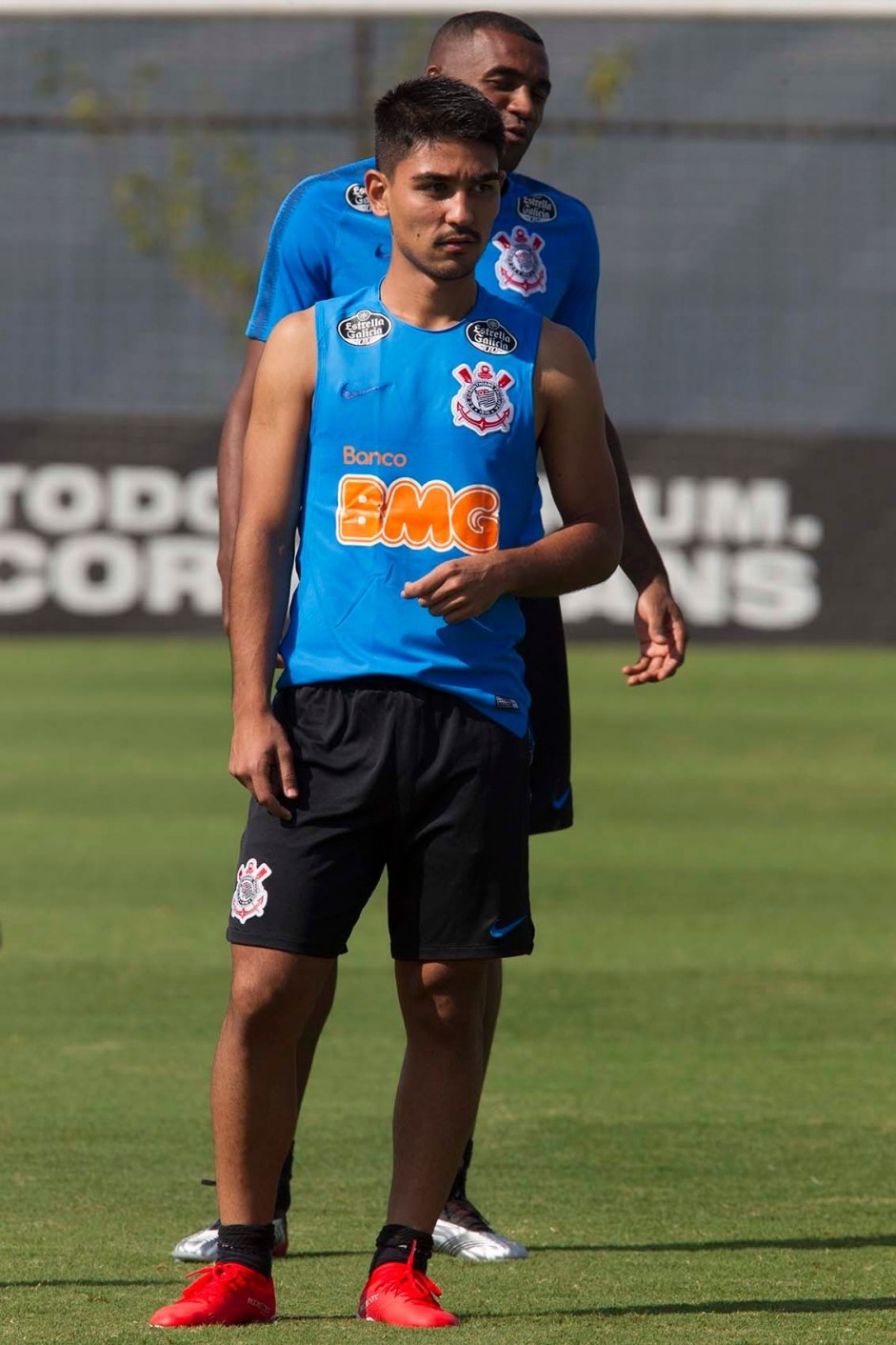 Fabrício Oya no treinamento desta terça-feira no CT