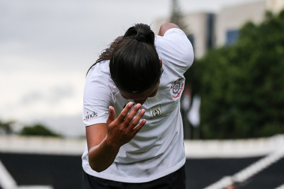 Victória comemora gol contra o São José, pelo Paulistão Feminino