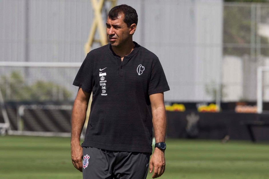 Carille comanda treino desta terça-feira, o último antes do jogo contra a Chapecoense