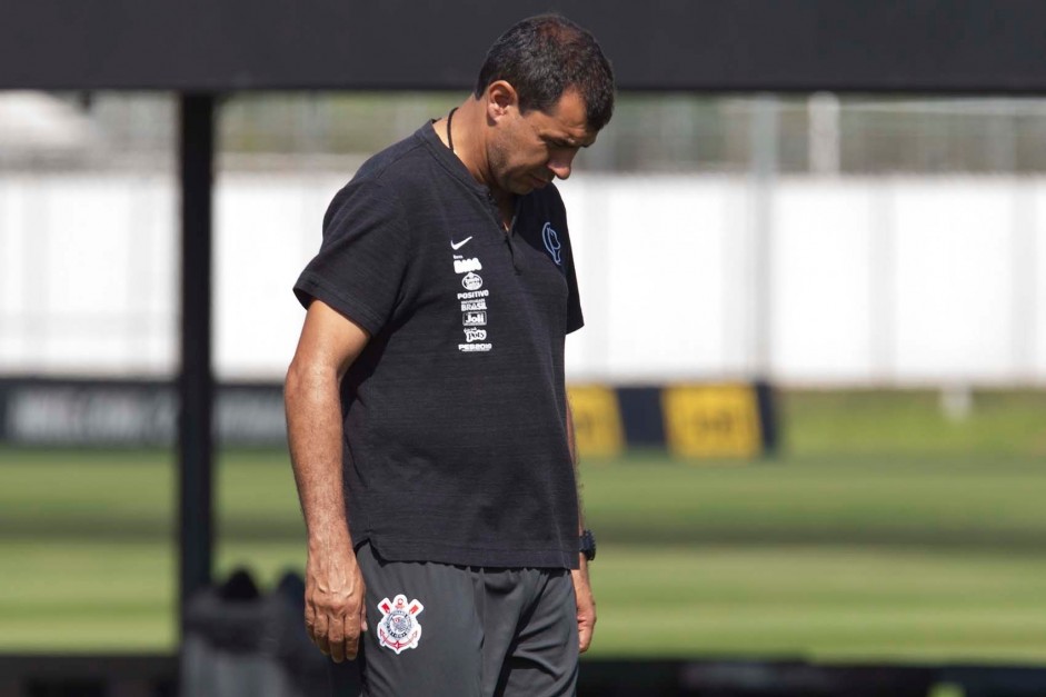 Carille durante o último treino do Corinthians antes de enfrentar a Chapecoense