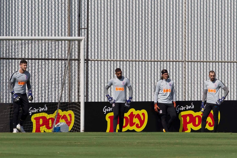 Goleiros durante o último treino do Corinthians antes de enfrentar a Chapecoense