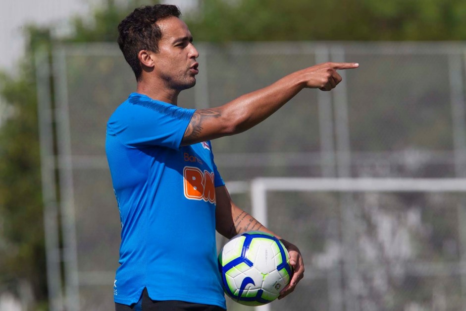 Jadson durante o último treino do Corinthians antes de enfrentar a Chapecoense, pelo Brasileirão