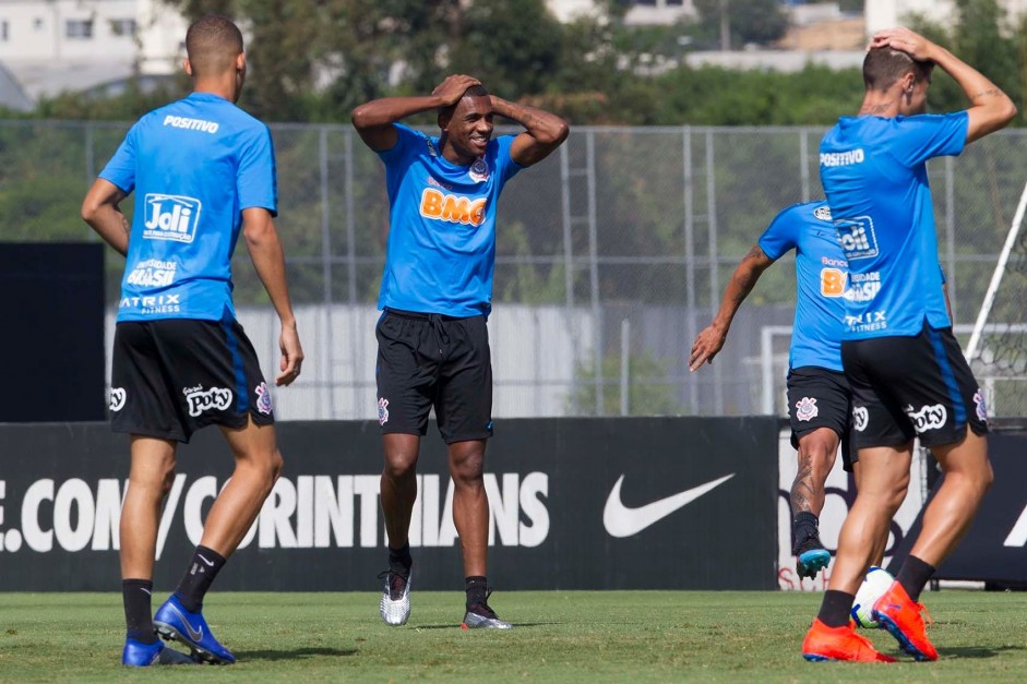 Marllon durante o ltimo treino do Corinthians antes de enfrentar a Chapecoense