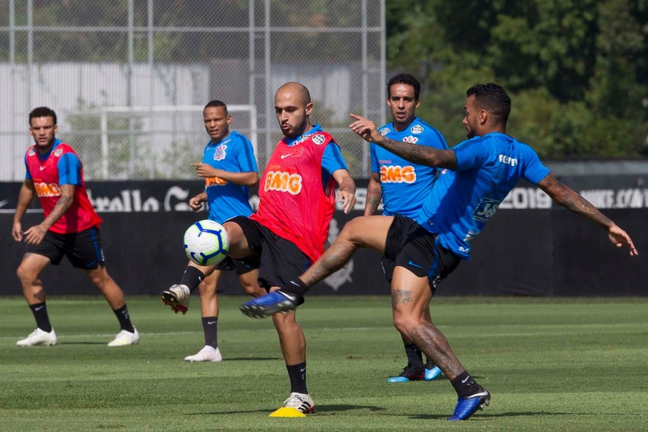 Régis durante o último treino do Corinthians antes de enfrentar a Chapecoense