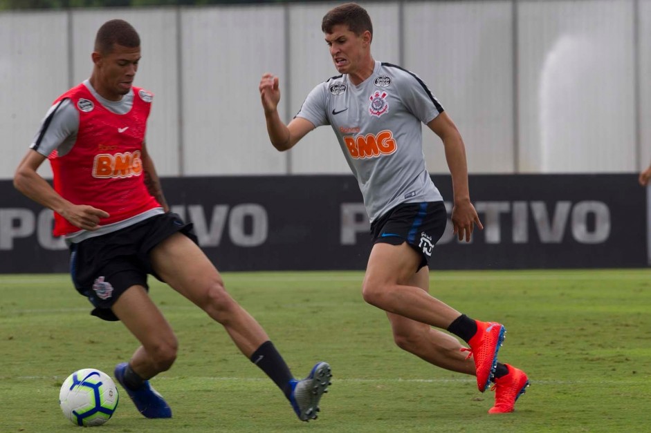 Vital vem aproveitando as últimas oportunidades e foi elogiado por Fábio Carille Vital vem aproveitando as últimas oportunidades e foi elogiado por Fábio Carille