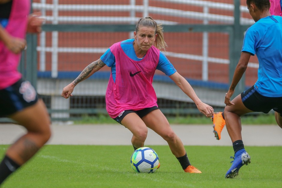 Cacau no treinamento do Corinthians Futebol Feminino desta tera-feira