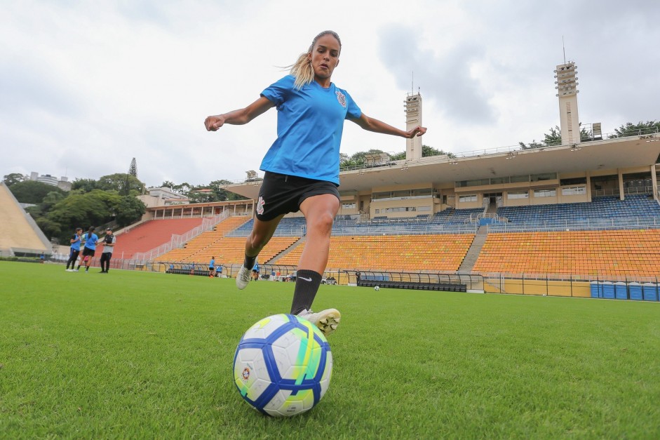 Gabi no treinamento do Corinthians Futebol Feminino desta tera-feira