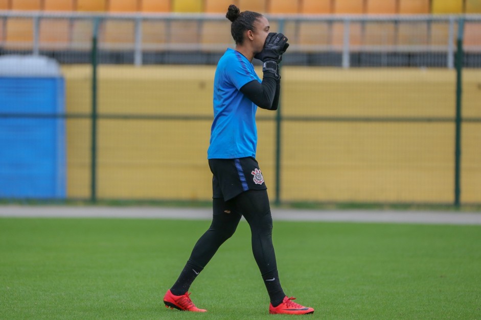Lelê, a arqueira do Timão, no treinamento do Corinthians Futebol Feminino desta terça-feira