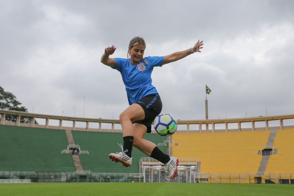 Milene Domingues foi presença ilustre no treino das meninas do Corinthians Futebol Feminino