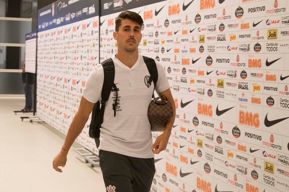 Avelar vai ser titular na zaga pela primeira vez Avelar vai ser titular na zaga pela primeira vez