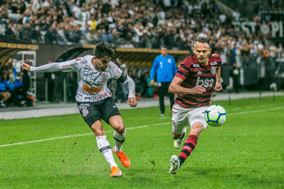 Fagner durante jogo contra o Flamengo, pelas oitavas de final da Copa do Brasil