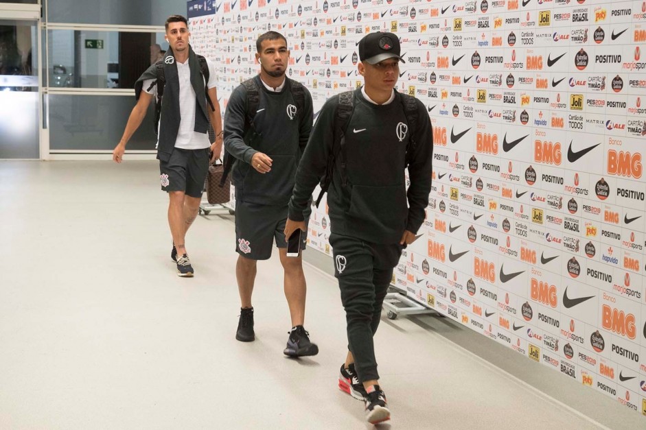 Janderson, Sornoza e Avelar chegando  Arena Corinthians para duelo contra o Flamengo