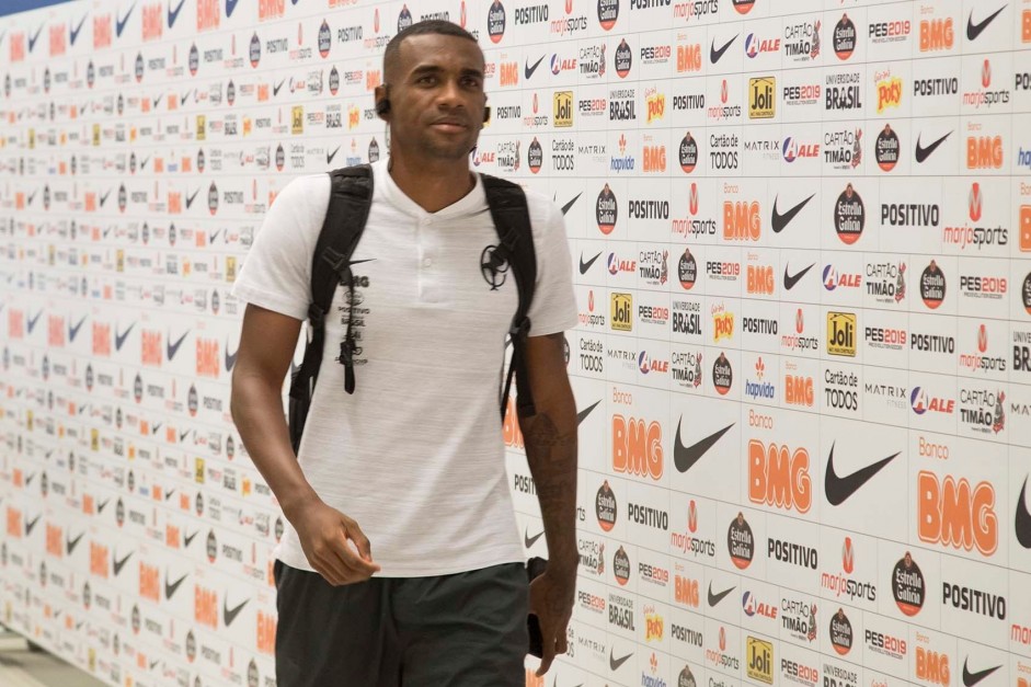 Marllon chegando  Arena Corinthians para duelo contra o Flamengo, pela Copa do Brasil