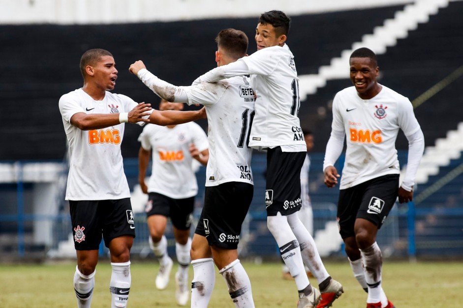 Corinthians Sub-20 comemorando o gol de Rafinha contra o So Bernardo pelo Paulista da categoria