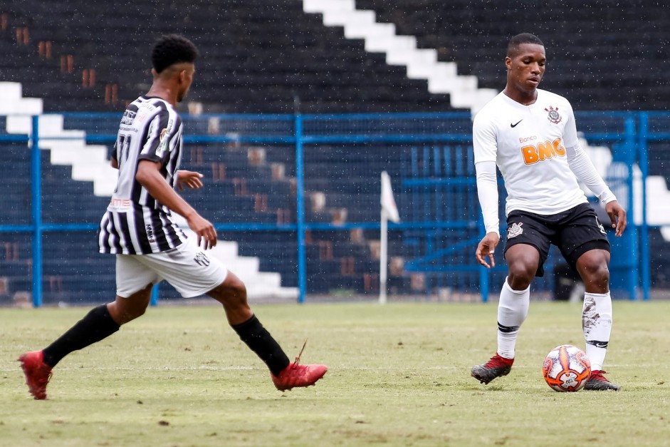 Xavier atuando contra o So Bernardo, pelo Campeonato Paulista Sub-20