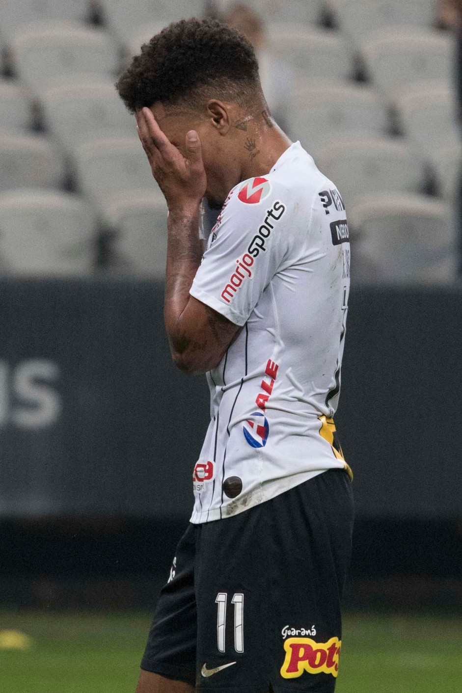 Jnior Urso foi titular no jogo contra o Deportivo Lara, pela Copa Sul-Americana