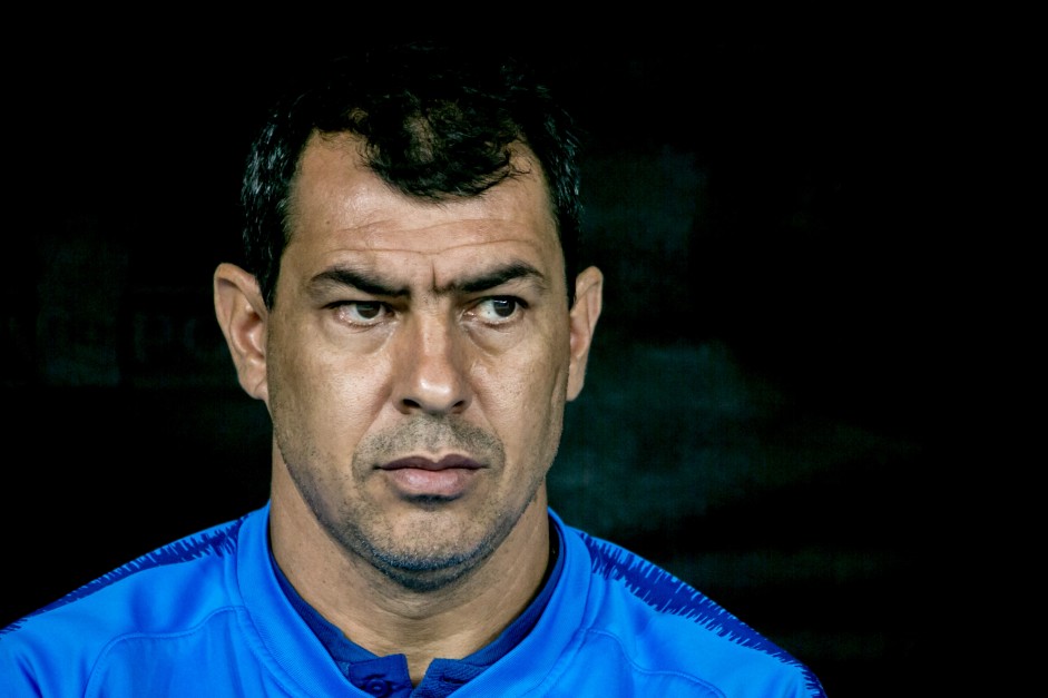 Corinthians de Carille encara Flamengo de Marcelo Salles nesta tera-feira