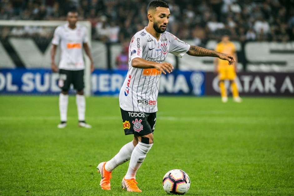 Clayson atuando contra o Deportivo Lara, pela Copa Sul-Americana, na Arena Corinthians