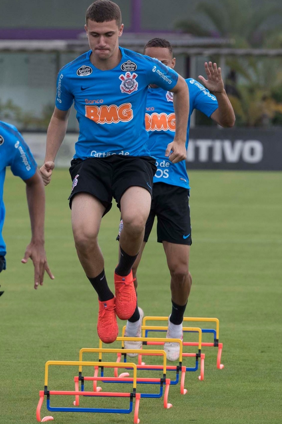 Lucas Piton no treino de hoje no CT Joaquim Grava