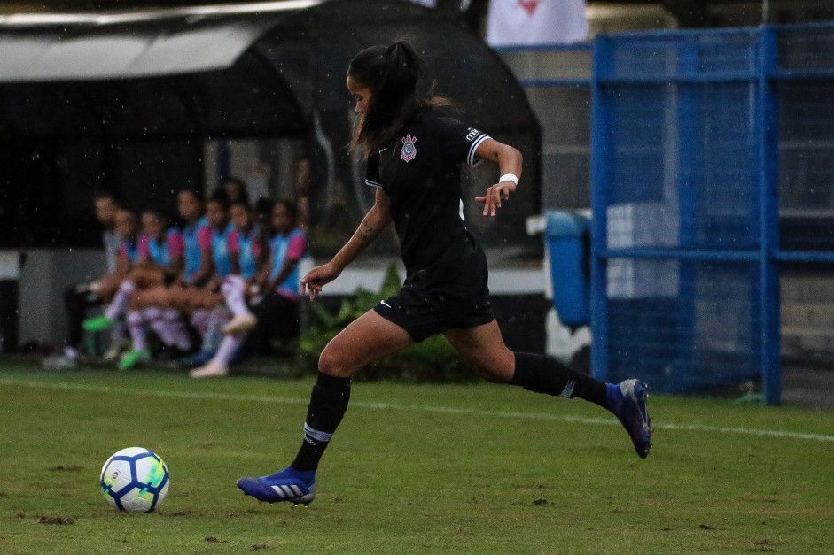 Victria no jogo contra o Vitria-PE, pelo Campeonato Brasileiro Feminino