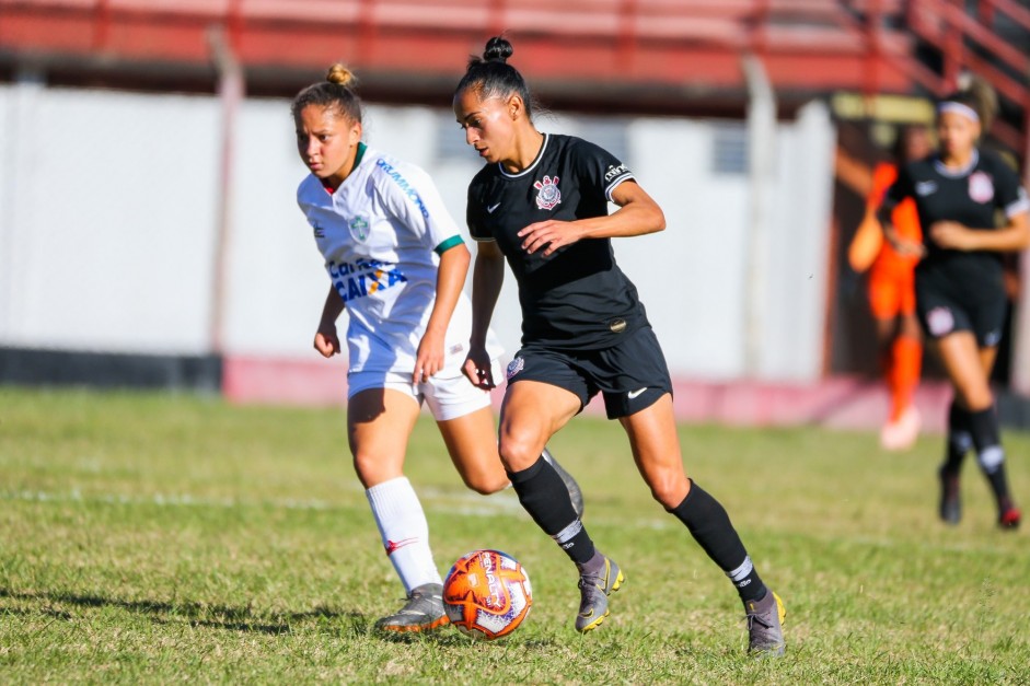 Katiúscia durante jogo contra a Portuguesa, pelo Campeonato Paulista Feminino