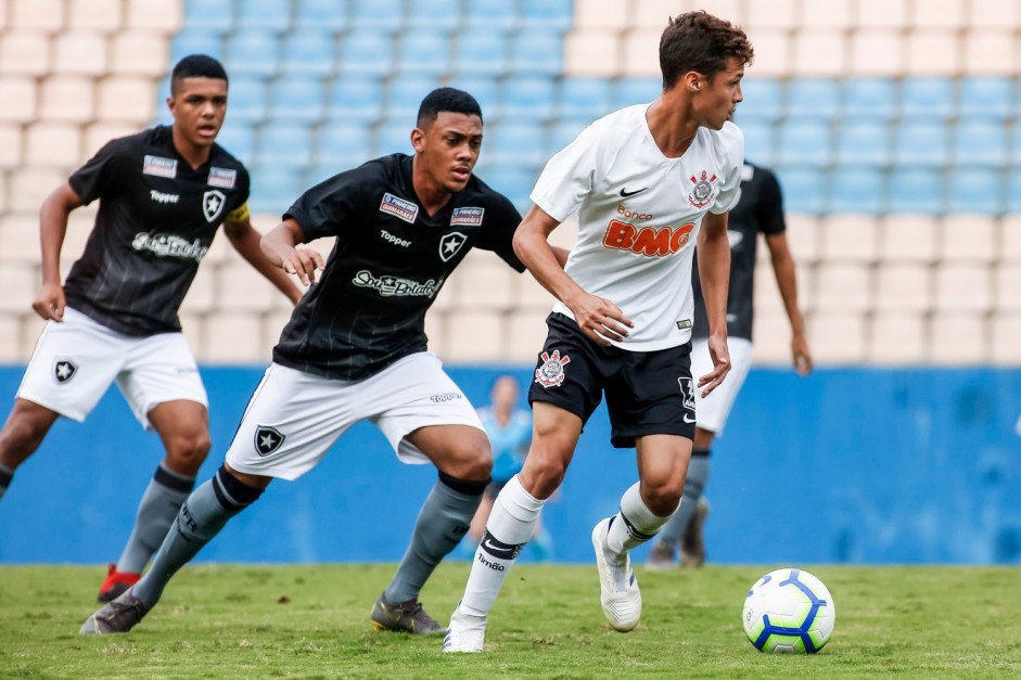 Pelo Brasileiro Sub-17, Timozinho venceu o Botafogo por 3 a 0