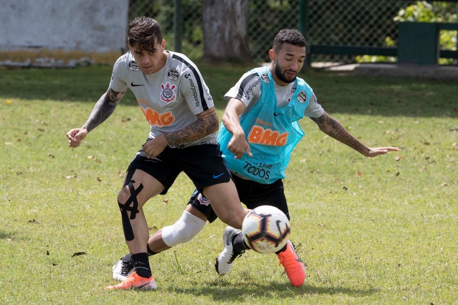 Fagner e Clayson no último treino do Corinthians antes do jogo contra o Deportivo Lara