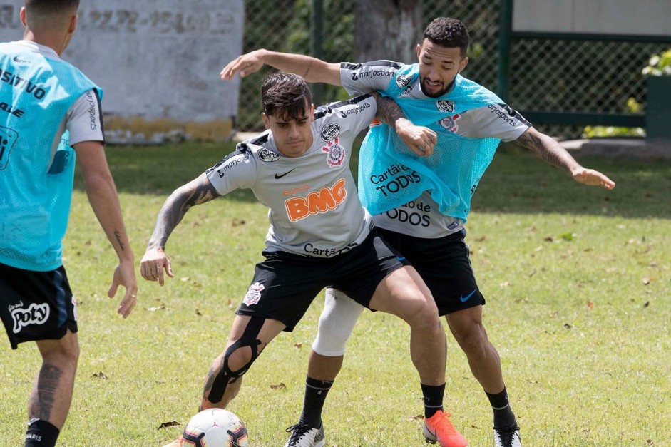 Fagner e Clayson treinam pela ltima vez na Venezuela antes do jogo contra o Lara