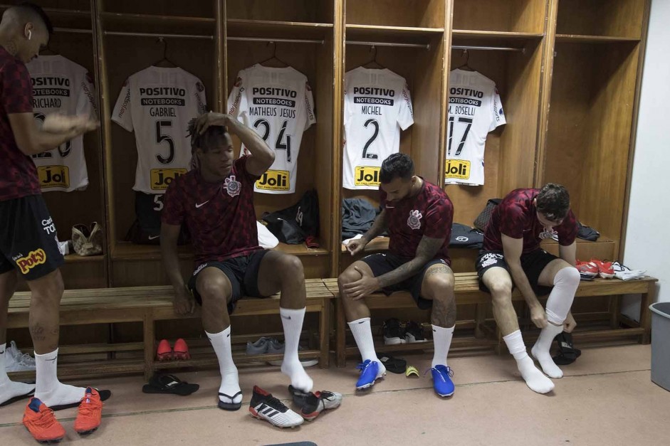 Jogadores no vestirio antes do jogo contra o Deportivo Lara, na Venezuela, pela Sul-Americana