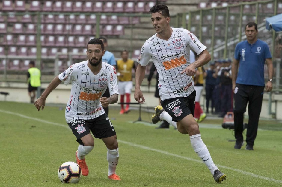 Clayson e Avelar no jogo contra o Deportivo Lara, pela Sul-Americana